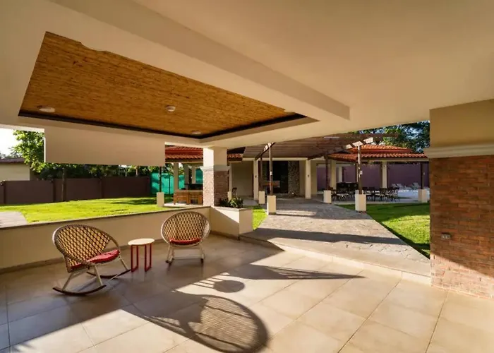 Pen16 Luxury 3bd In Excl Complex